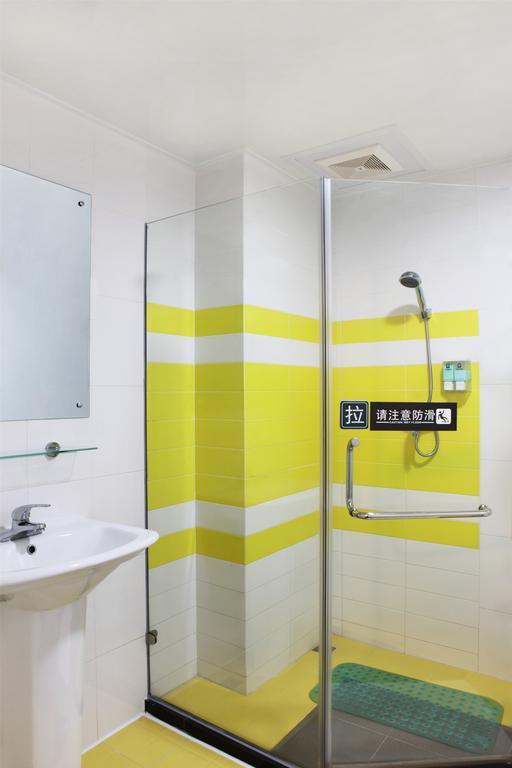 7 Days Inn Sanya Bay Exterior photo